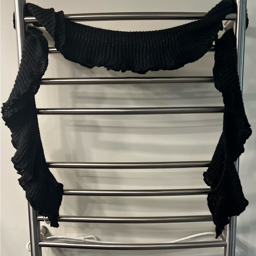 🍁Decorative Black Ruffled Scarf